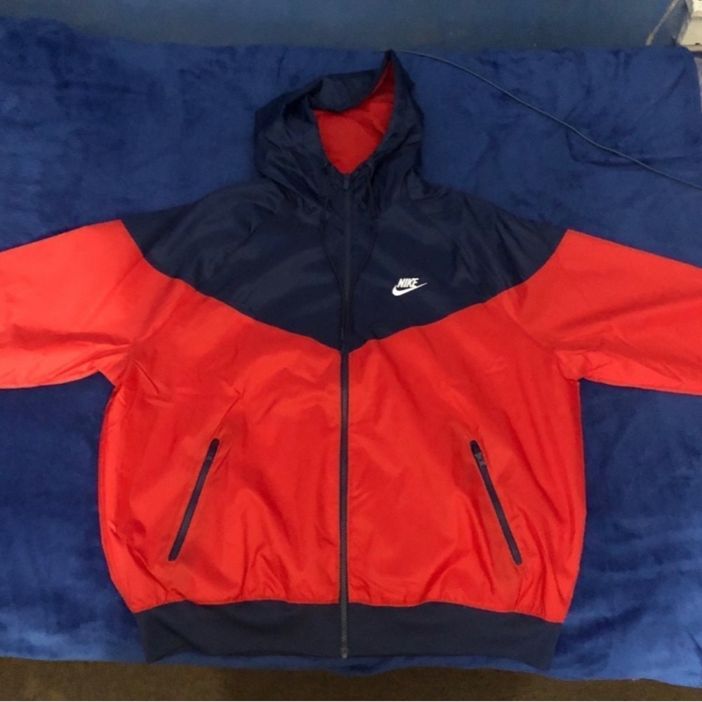 Nike Men's Windbreaker in Red and Navy